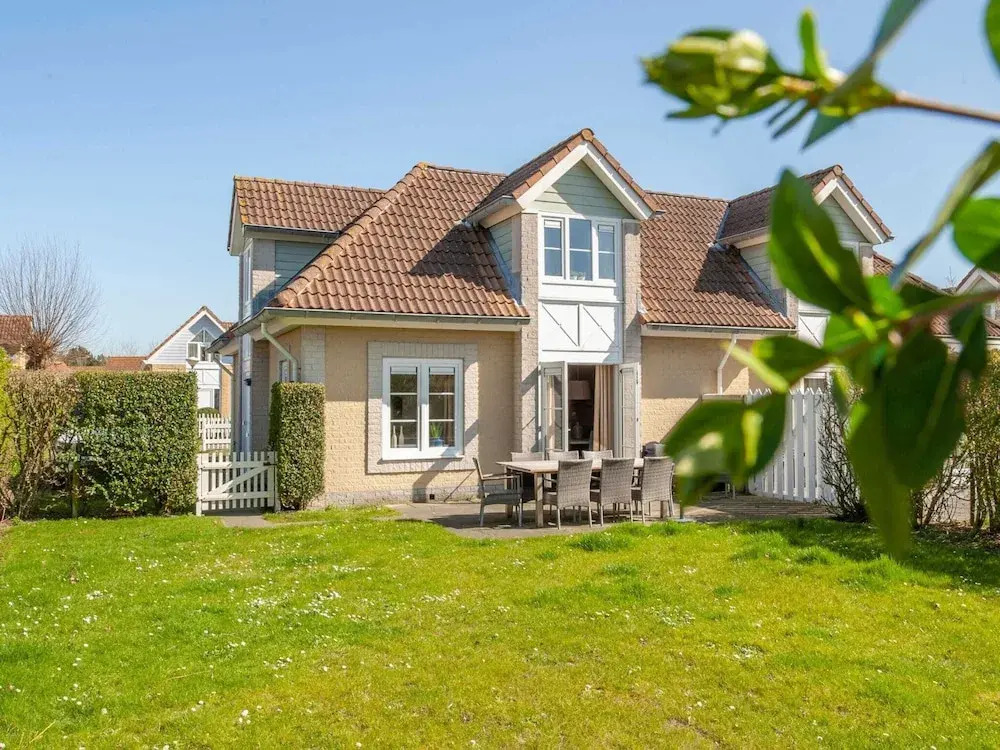 Semi-detached Villa With Microwave Near the Beach