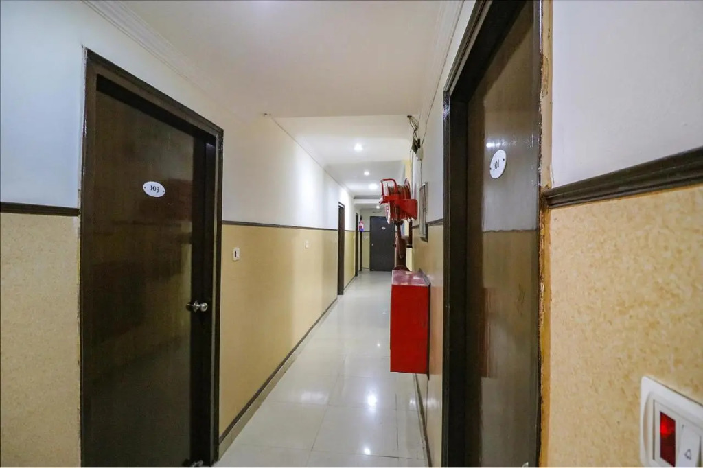 FabHotel Elite Peak
