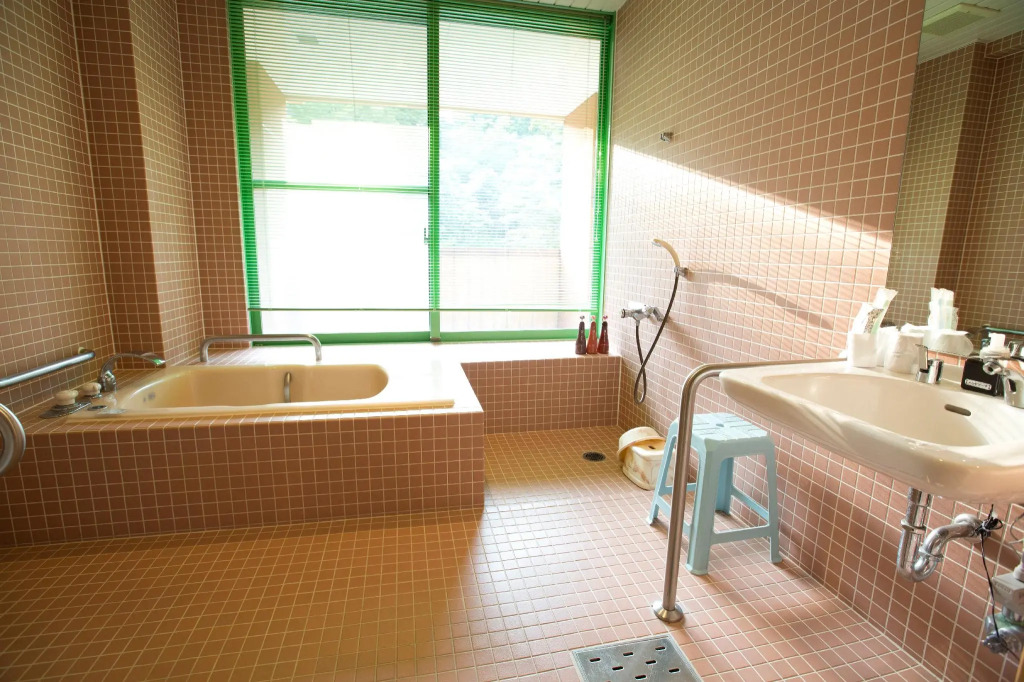 Hotel Tango Kingdom