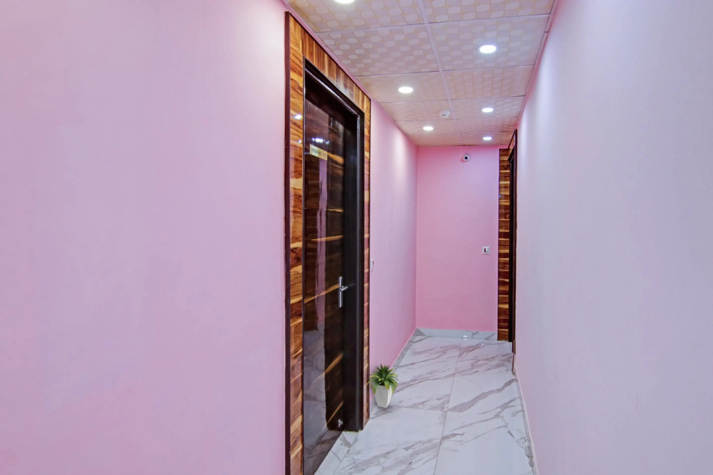Super Hotel O Rishabh Inn
