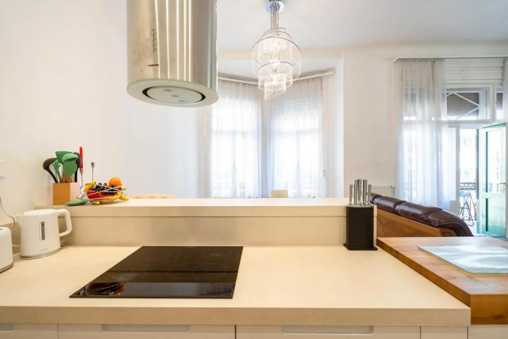DON'T LOOK any further - Gary's superb apartment