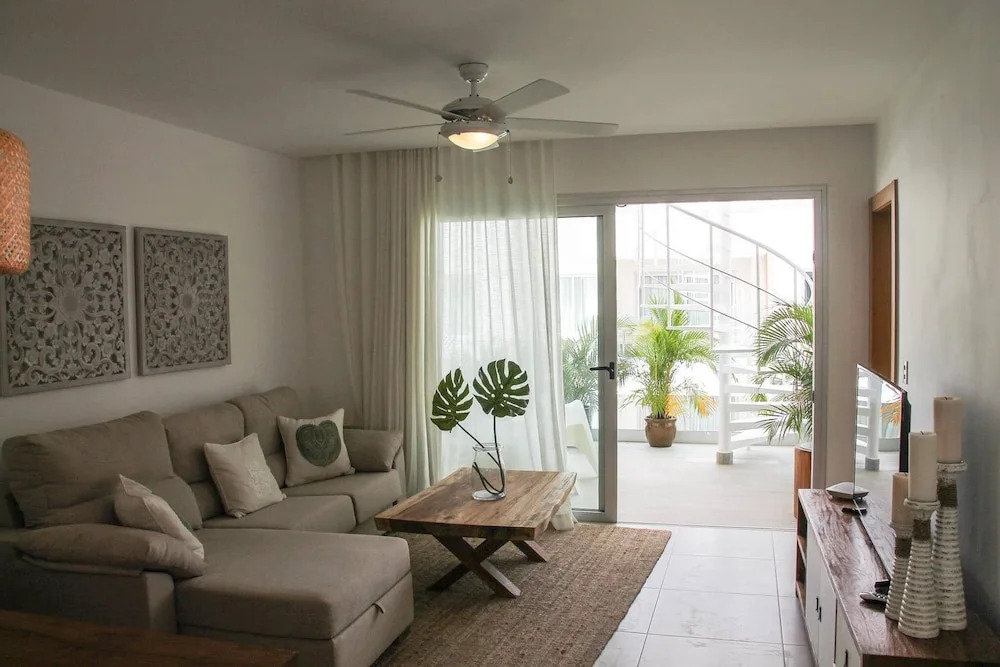 Luxurious Pent House Steps From The Beach F4 Los Corales Playa Bavaro