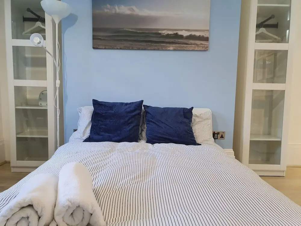Lux Kings RD City Centre Studio Apartment Reading