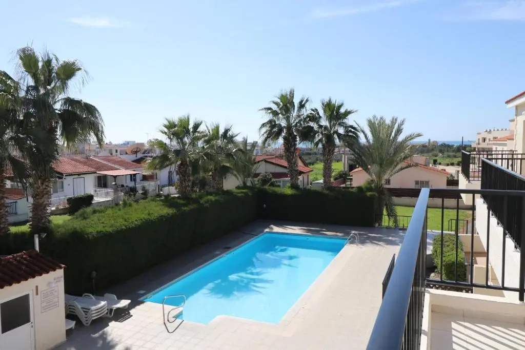 Cyking 2 bed Apartment with pool & 10 min to beach