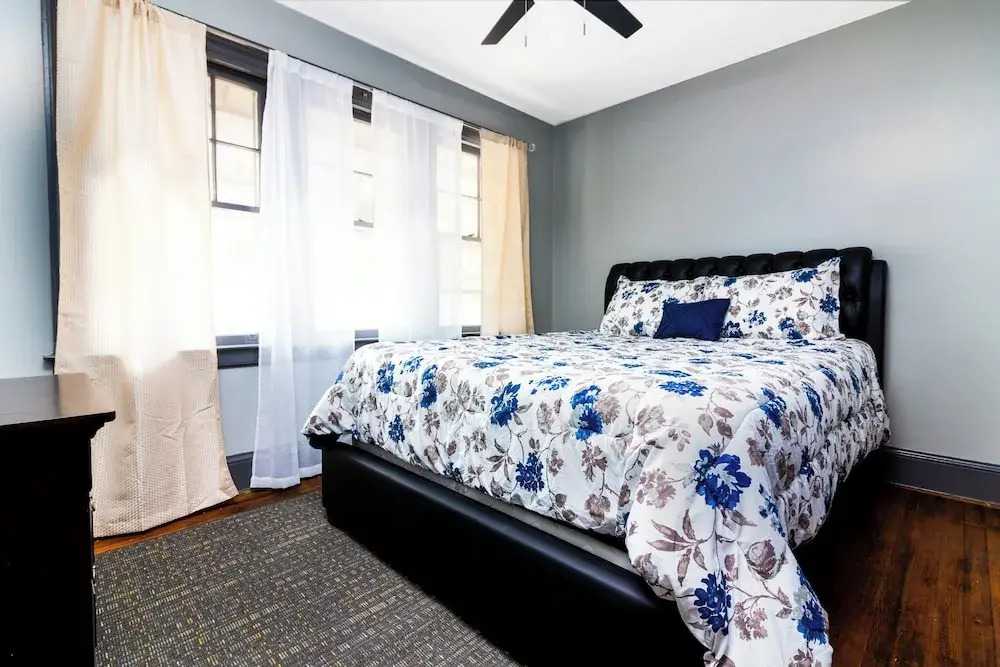 5Br, 1.5 Ba Close To Niagara Falls State Park