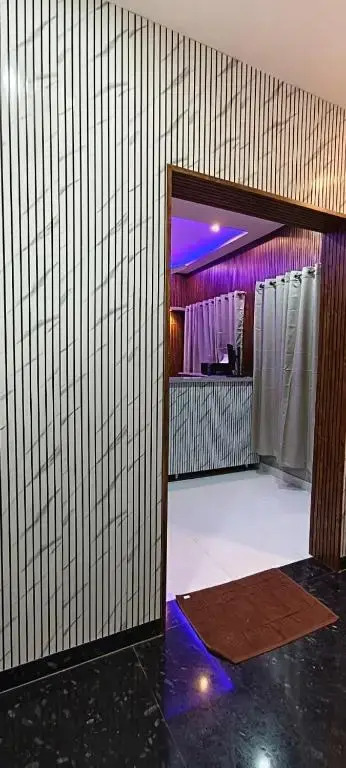 V R S Luxury AC & NON AC Male Dormitory