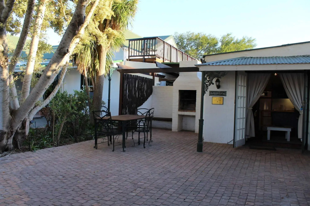 Chameleon Lodge