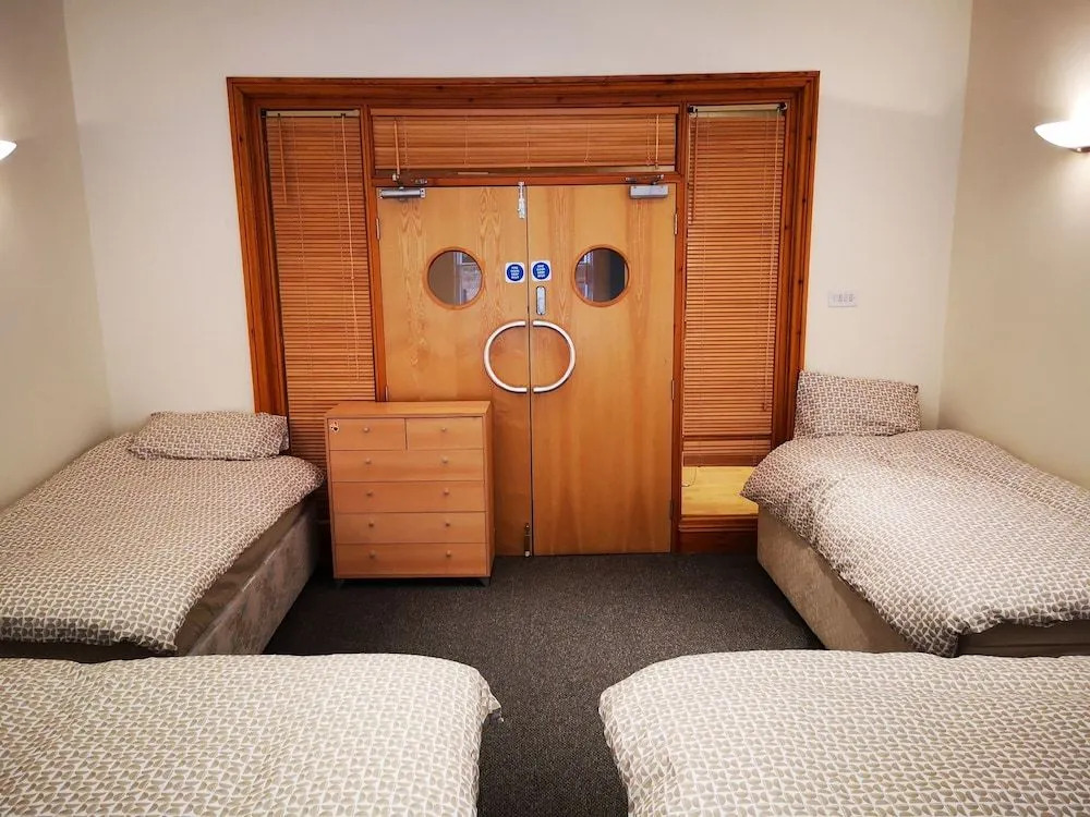 Exchequer Grange - Hostel