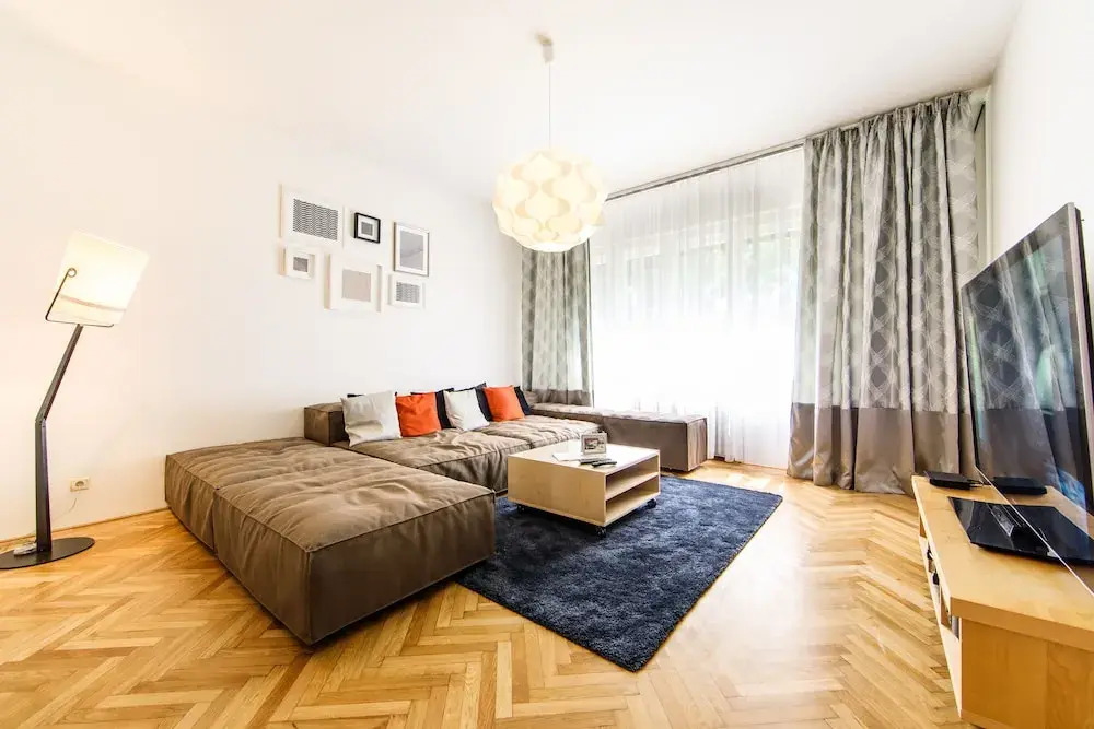 APLEND CITY Hviezdoslavovo námestie