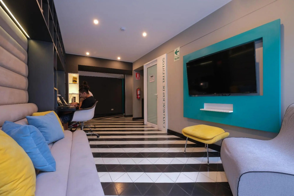 Spectacular 3BR 2BA Parking