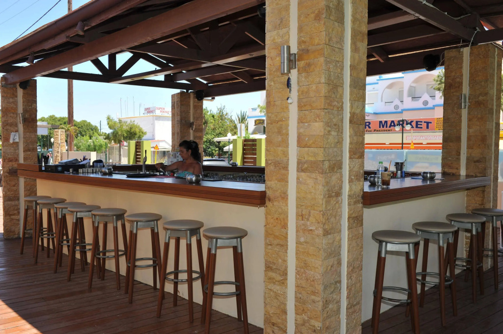 Heleni Beach Hotel