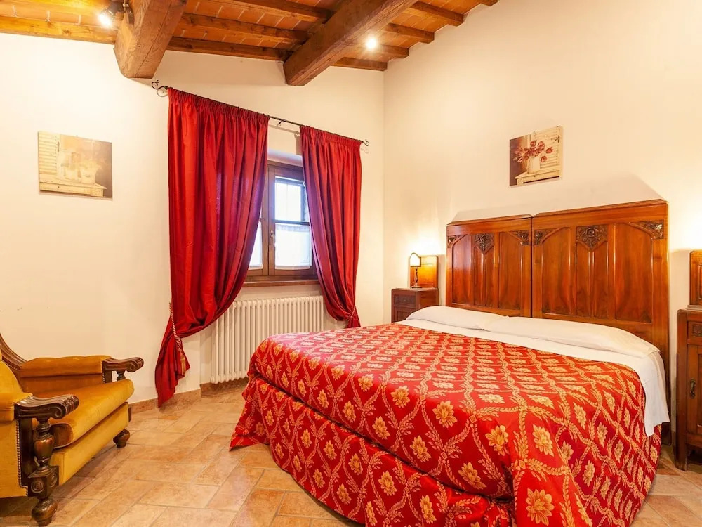 Villa in Lisciano Niccone With Pool & Nature