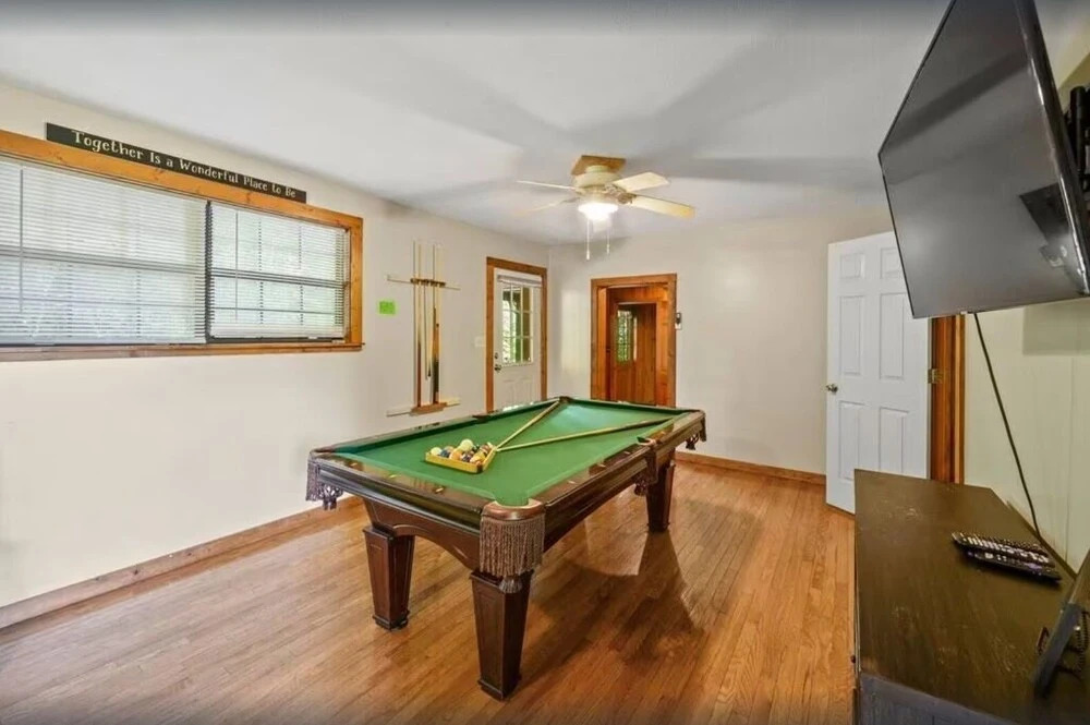 Little Greenbriar Lodge 13 Bedroom Cabin by RedAwning