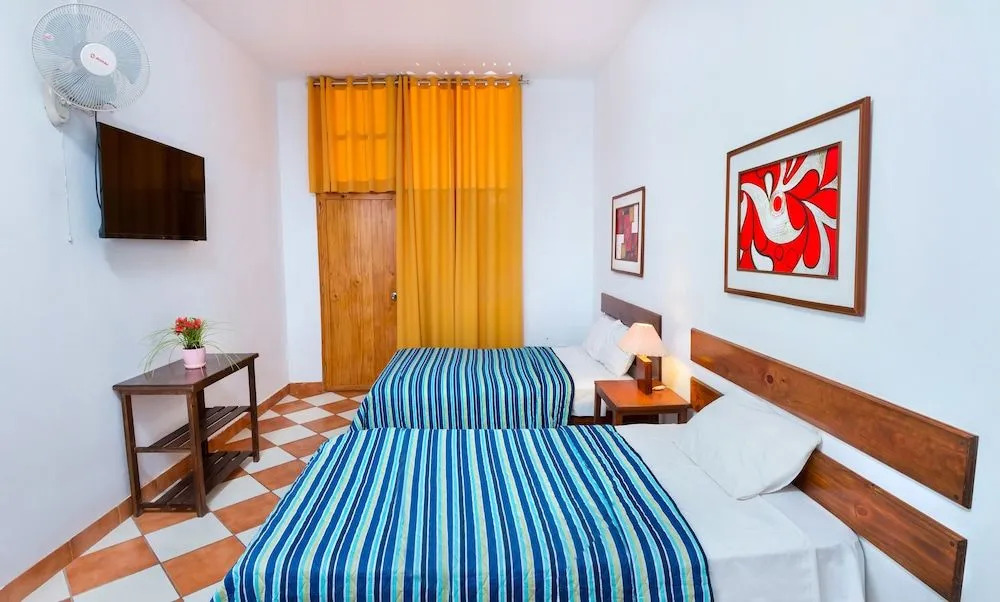 Hotel Cocos Inn