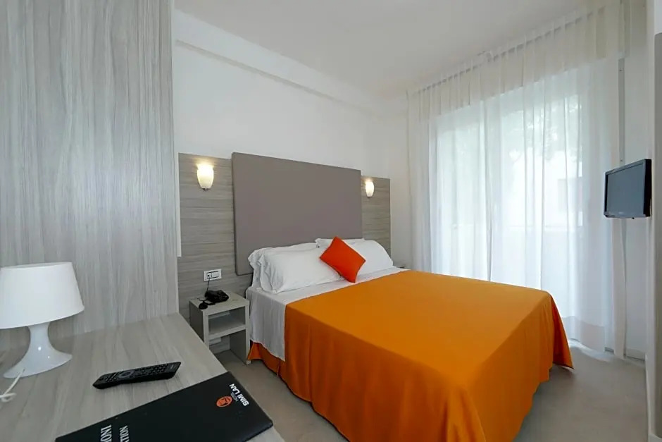 Hotel Simi Lan