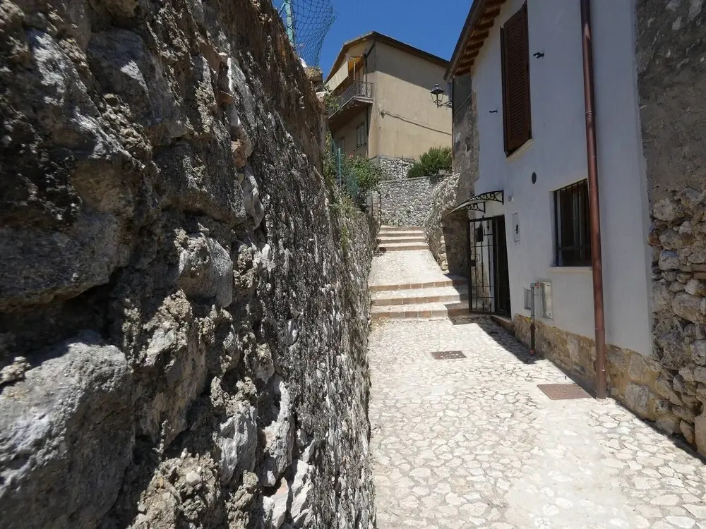 SCAPPO IN UMBRIA, Il Vicoletto