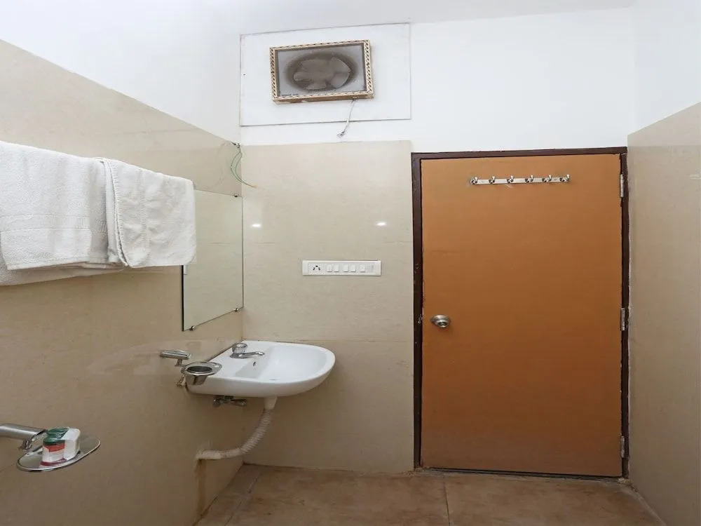 OYO Flagship 8173 Hotel Singh Palace