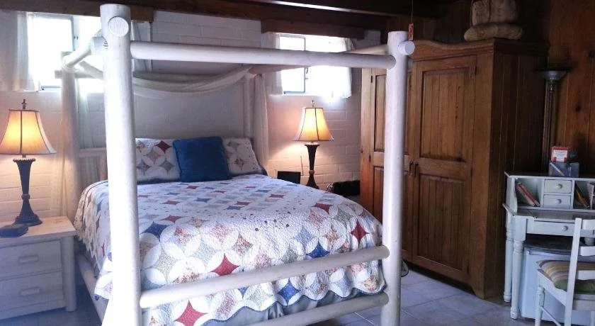 Sam Hughes Inn Bed & Breakfast