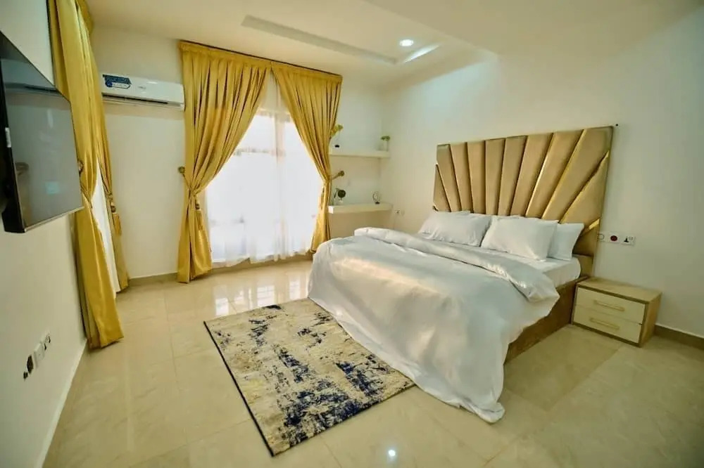 Hendon Luxury Apartment