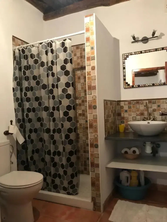 CASA MGUIRE