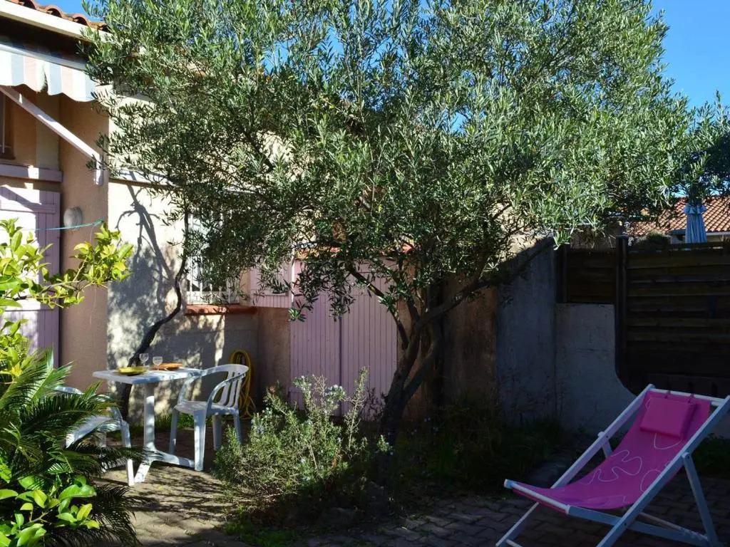 Maison avec Mezzanine: Confort, Terrasse & Proximité Plage à Argelès-sur-Mer - FR-1-225-42