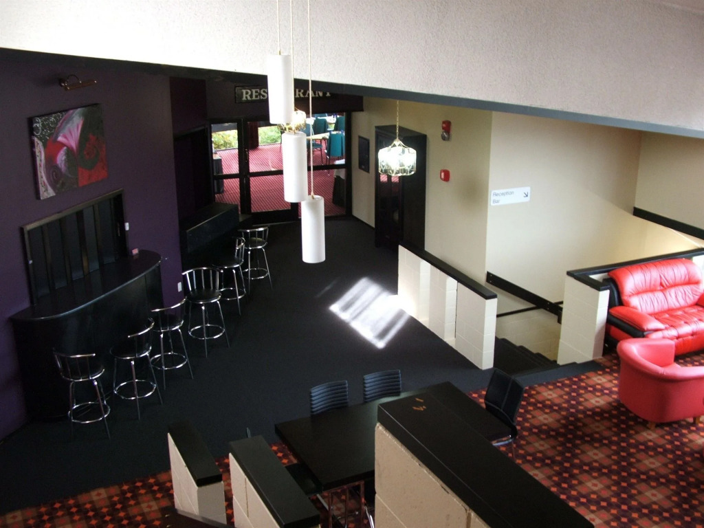 Fiordland Hotel