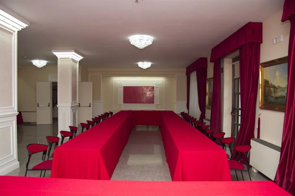 Green Park Hotel
