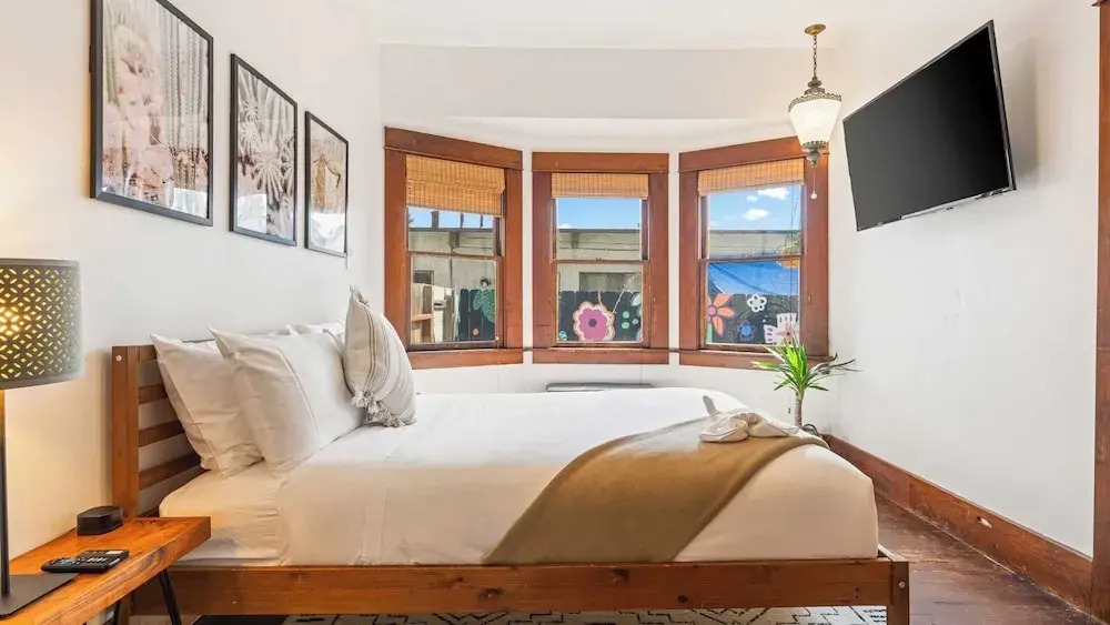 2 Side-by-side San Diego Homes w/ Shared Backyard, Firepit & BBQ Casa Craftsman & Casita on Landis by Avantstay