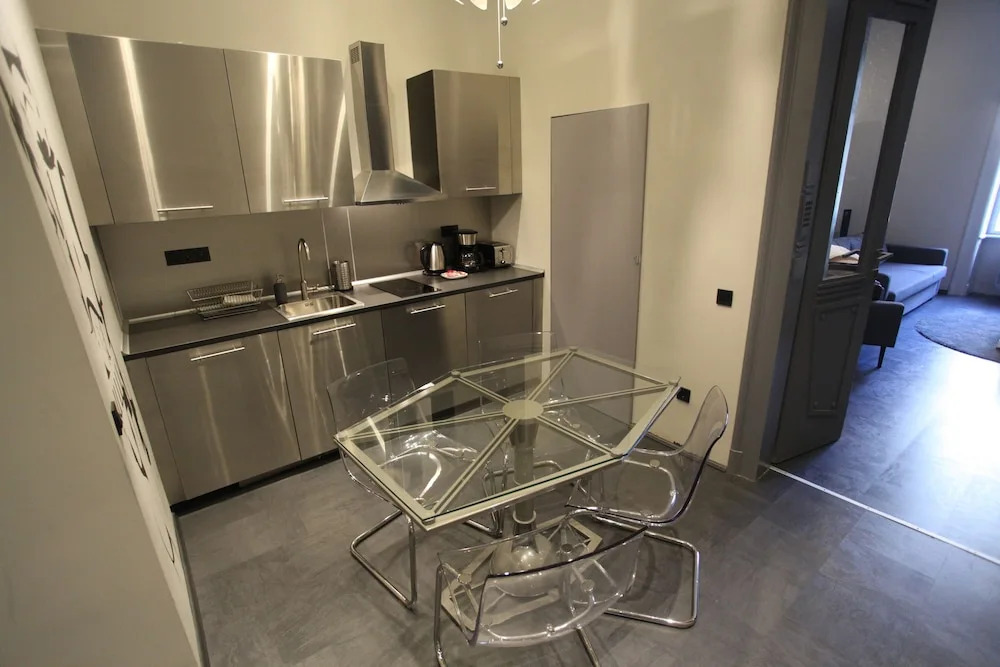 Dfive Apartments - Galactic
