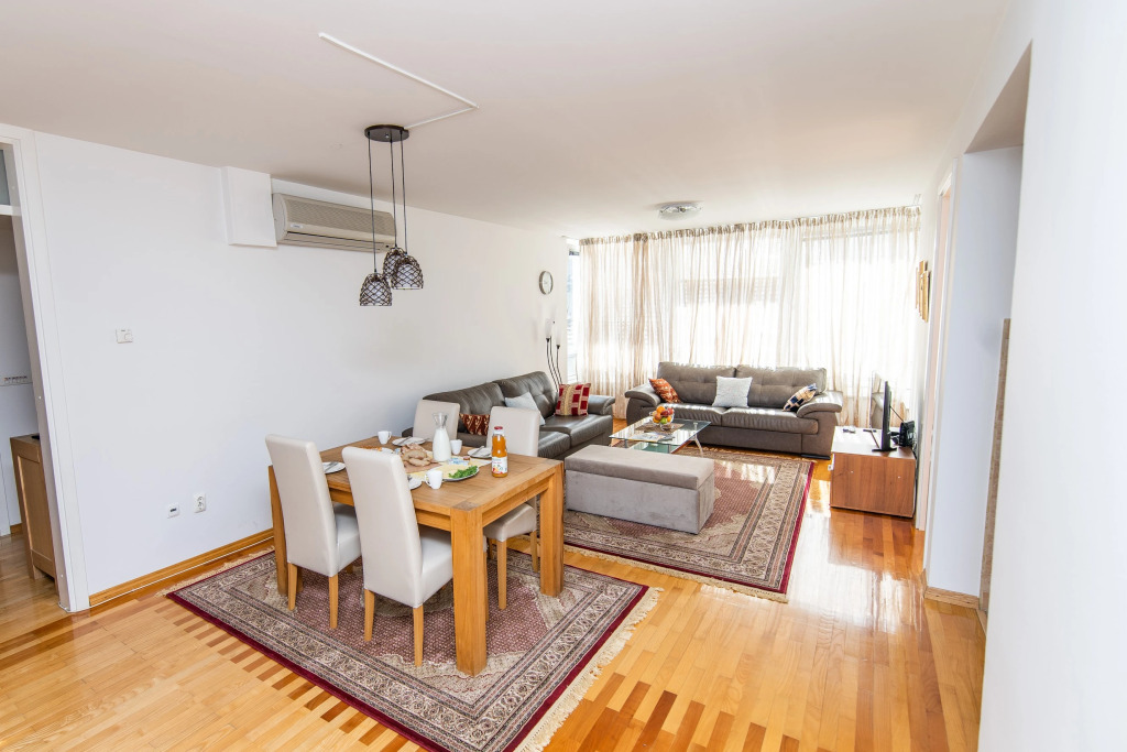 Modern 2BDR apartment in the center