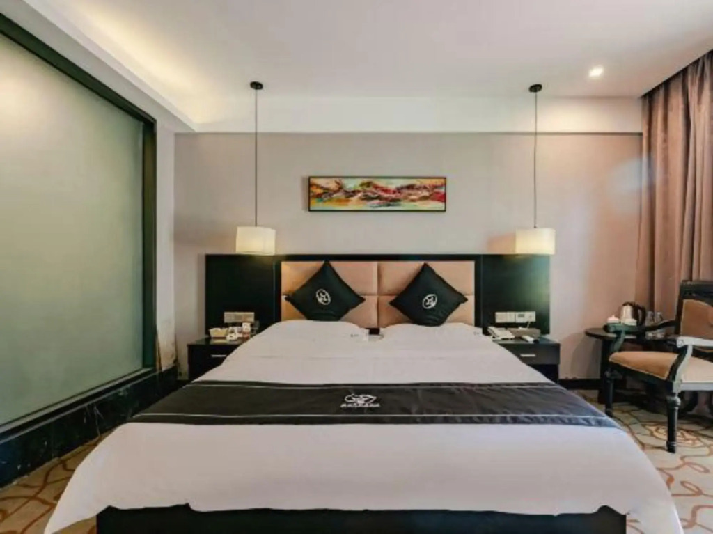 Black Prince Art Hotel (Luzhou Longmatan District Government Store)
