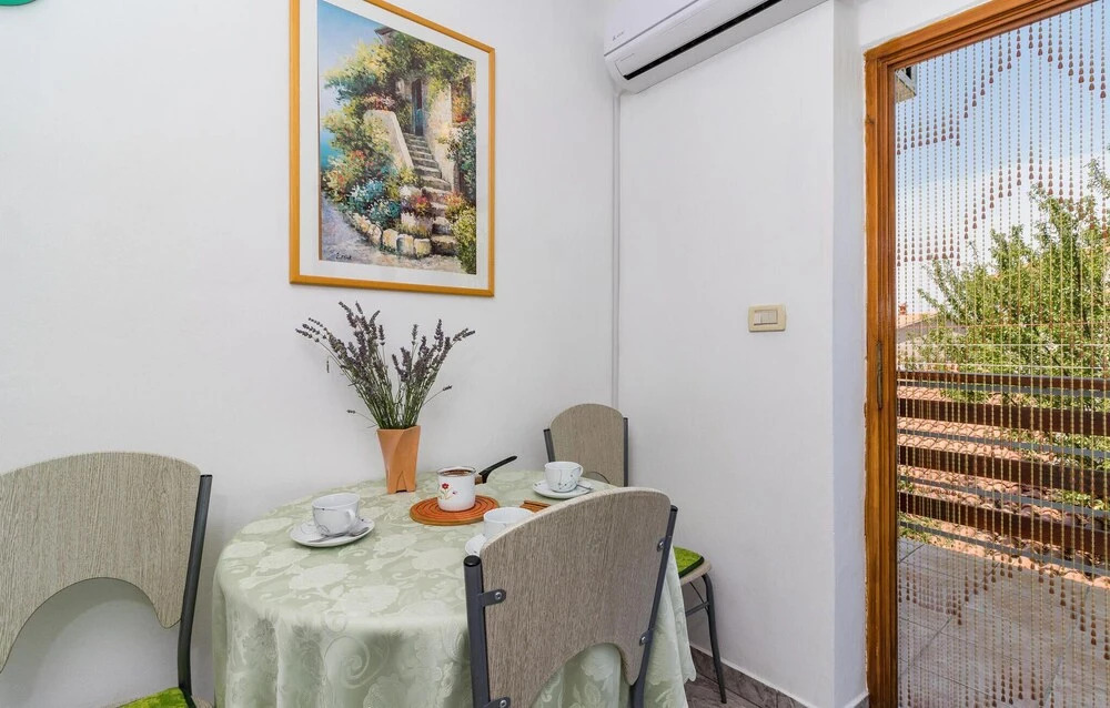 One-Bedroom Holiday Home In Valbandon
