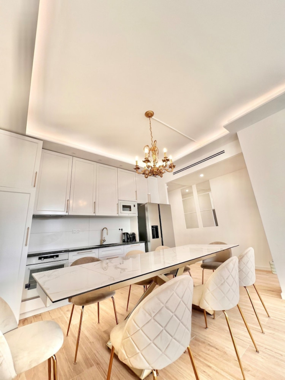 Exceptionnel 3 Chambres Balcon Carr d or A3b129