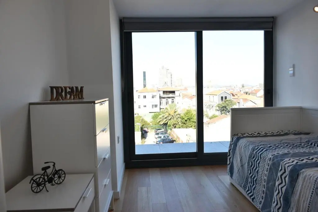 Sunny Penthouse whith balcony 9min walk main station