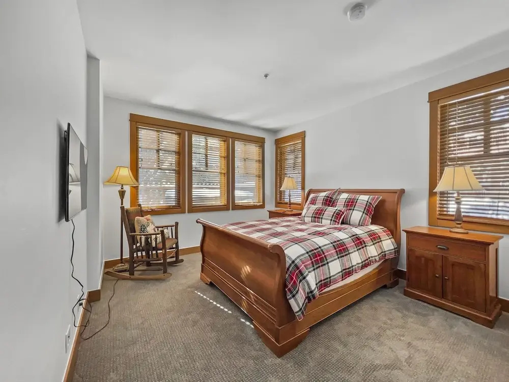 Union Creek Townhome 164d New Listing! 4 Bedroom Townhouse
