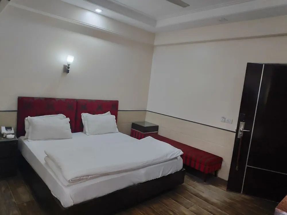 Aadhar Hotel