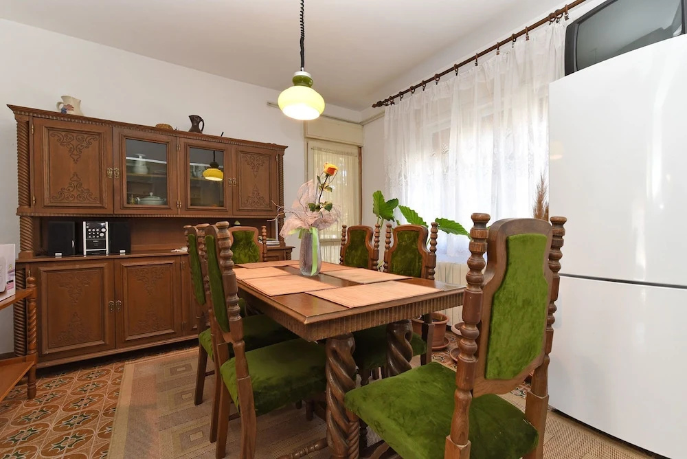 Apartment 74