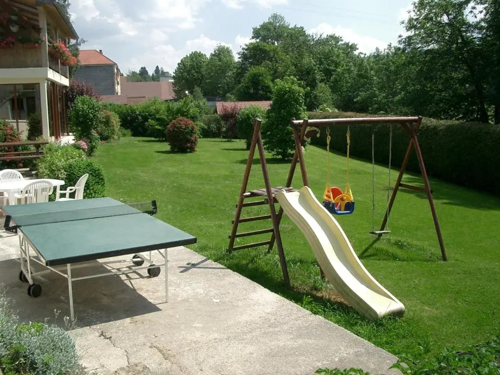 Gîte 295 Montagnes du Jura avec Spa et Sauna classé 3 étoiles