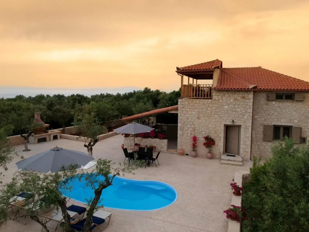 Selinitsa Stone Residence - Mani Poolside Retreat