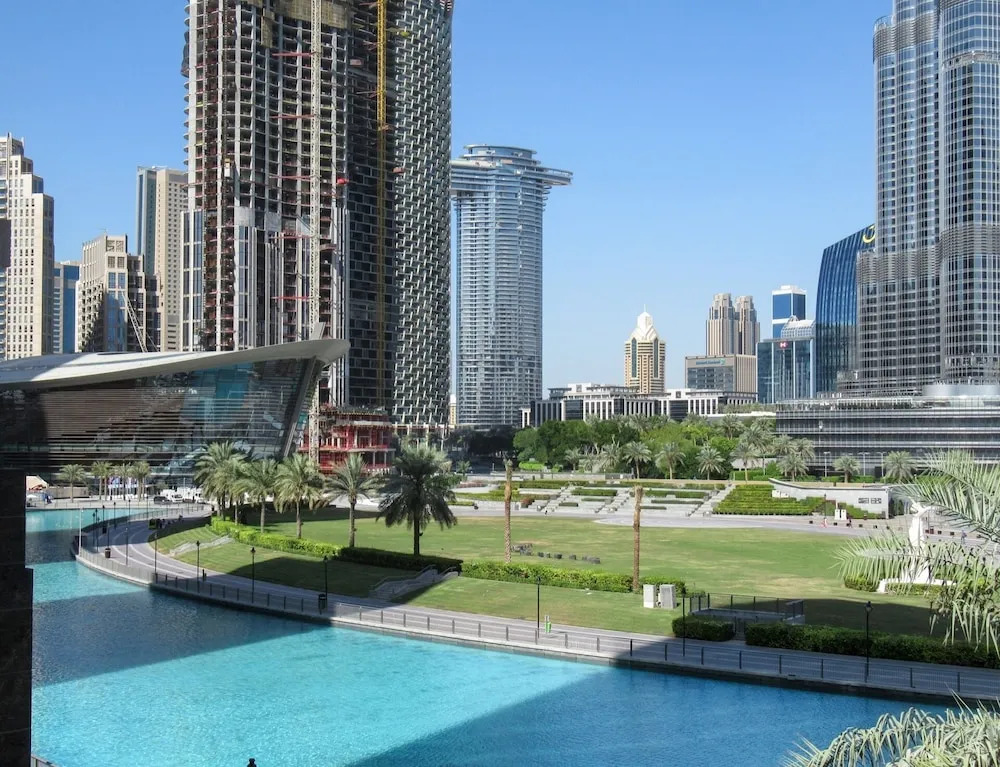 Spectacular 2BR in Upscale Burj Khalifa District