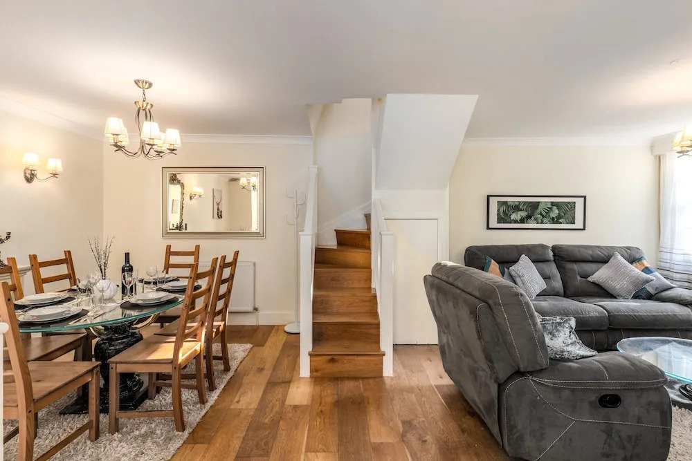 Lovely 3-bed Apartment in North Central London