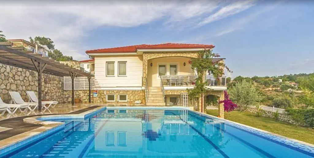 Villa Fatos