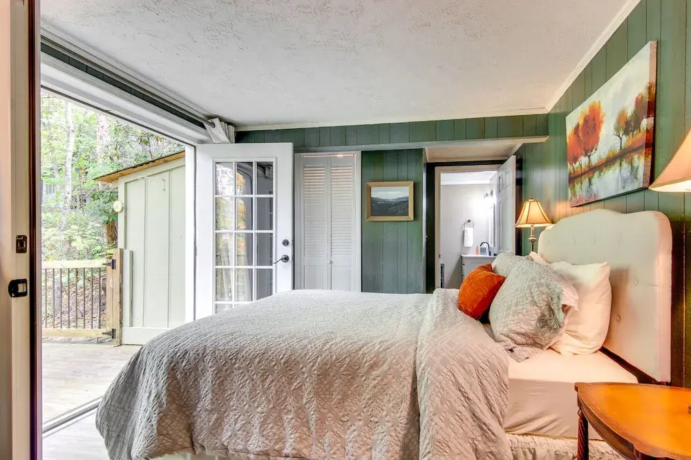 Black Mountain Cabin Apartment ~ 2 Mi to Downtown!