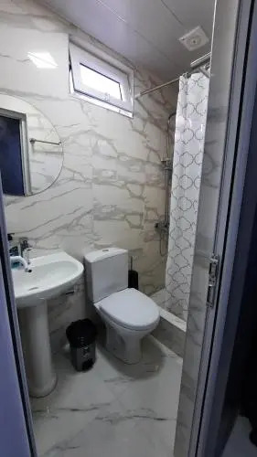 Makos Guest House
