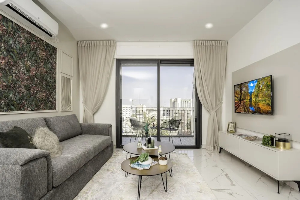 HolySuite Even Israel