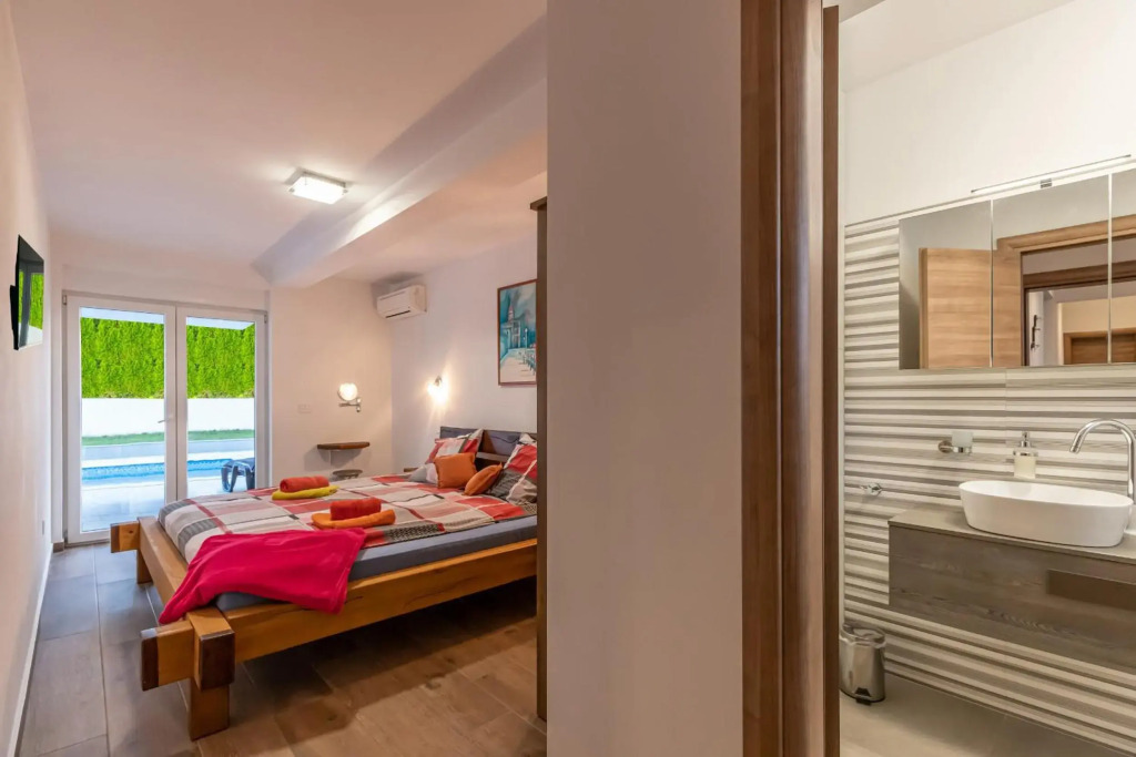 Leon's Holiday Homes Villa 3