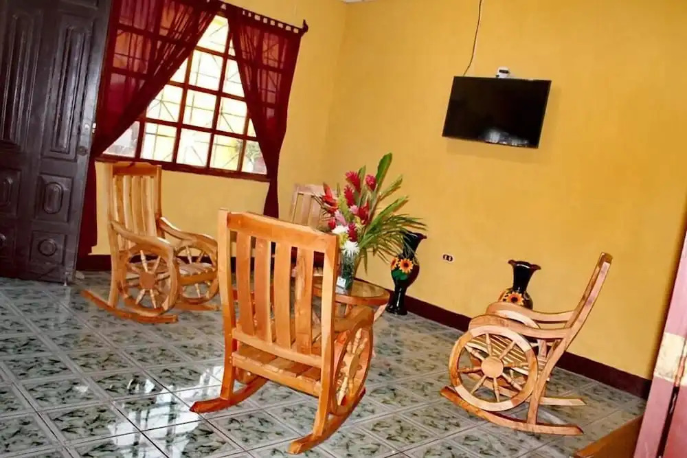 Hostal El Almendro