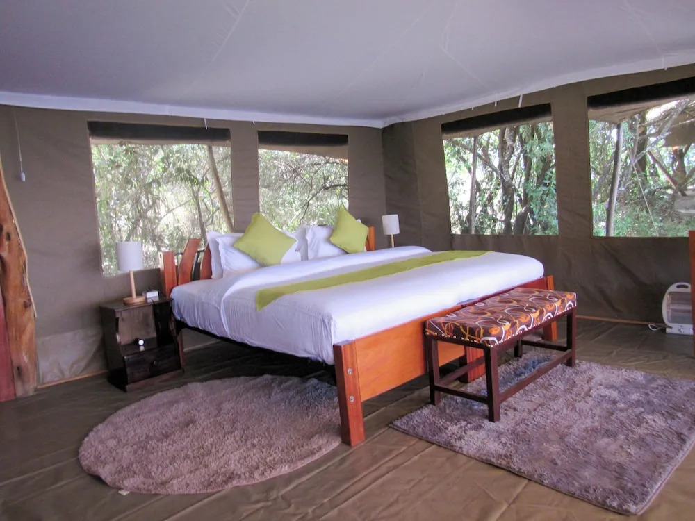 Ahadi Mara Camp