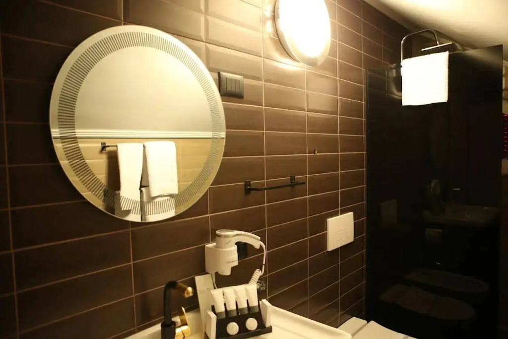 Dark Boutique Hotel