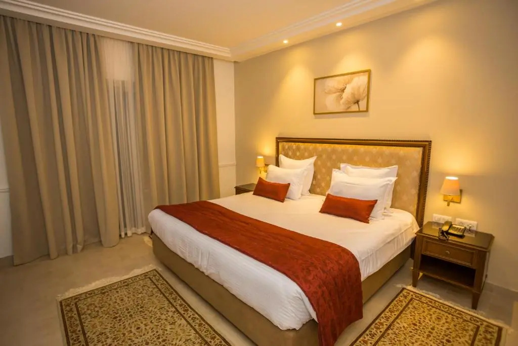 HOTEL PALAIS ROYAL